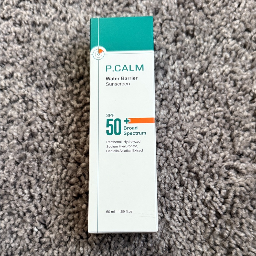 Water Barrier Sunscreen SPF 50+ - White and Green - NEW